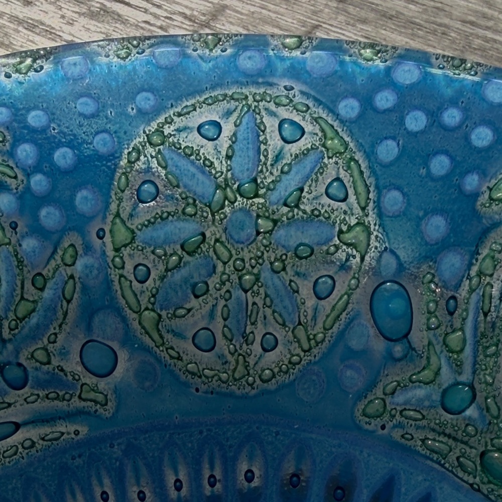 RARE! - Vintage Higginsware Art Glass Bowl, "Blue Arabesque", 8.25”W x 2.75”H - Picture 4 of 10